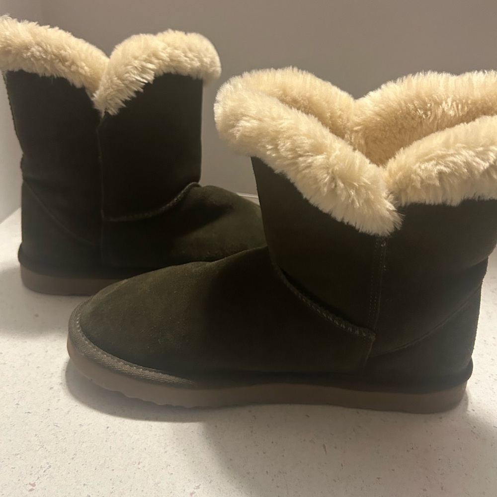 Cozy Style & Co. Shearling-Lined Boots - Picture 5 of 10